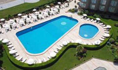 Çınar'ın havuzunda denize girersiniz!