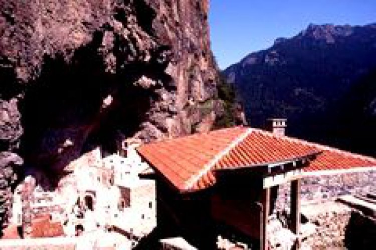 TRABZON'A GİDİP MUTLAKA GÖRÜLMESİ GEREKEN BİR YER, ''SUMELA MANASTIRI''