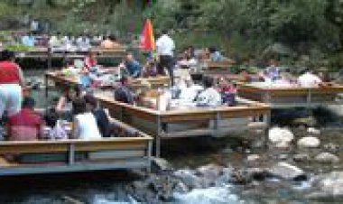 TURİSTLERİN VAZGEÇEMEDİĞİ TAT  '' KİREMİTTE ALABALIK ''