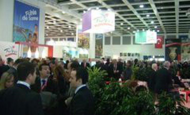 BERLİN'DE TÜRKİYE RÜZGARI ESİYOR