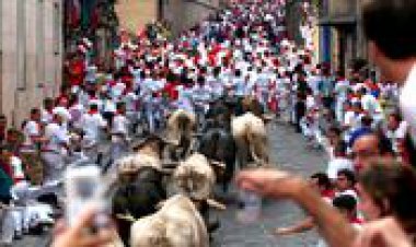 İSPANYA'DA BOĞA FESTIVALI'NIN HEYECANINA KATILIN!