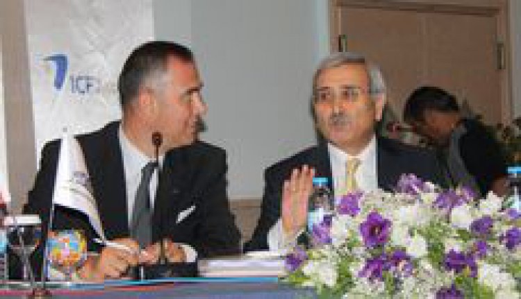 TURİZMCİLER MERKEZ BANKASI BAŞKANINDAN REÇETE İSTEDİ