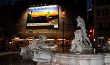 ''BİTMEYEN MASAL'' NAVONA MEYDANI'NDA