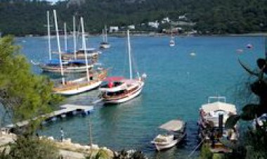 KEMER AYIŞIĞI, YATLAR VE TEKNELERİN TEHTİDİ ALTINDA