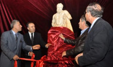 YORGUN HERAKLES KENDİ EVİNDE ZİYARETE AÇILDI