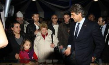 ÇANAKKALE ÇADIRI EMİNÖNÜNDE BÜYÜK İLGİ GÖRÜYOR