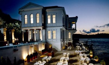 2013'ÜN İLK ÖDÜLÜ A'JİA'DAN