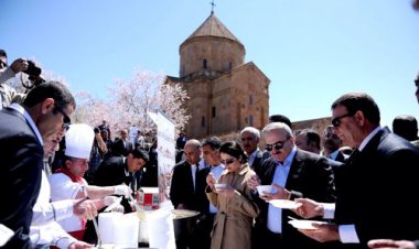VAN, TURİZM SEZONUNA AKDAMAR ADASINDA MERHABA DEDİ