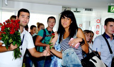 ANTALYA&#39;YA İNDİ