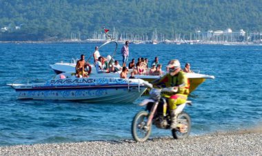 KURGA,  RED BULL SEA TO SKY ORGANİZASYONU KEMER&#39;E BÜYÜK BİR RENK KATMAKTADIR