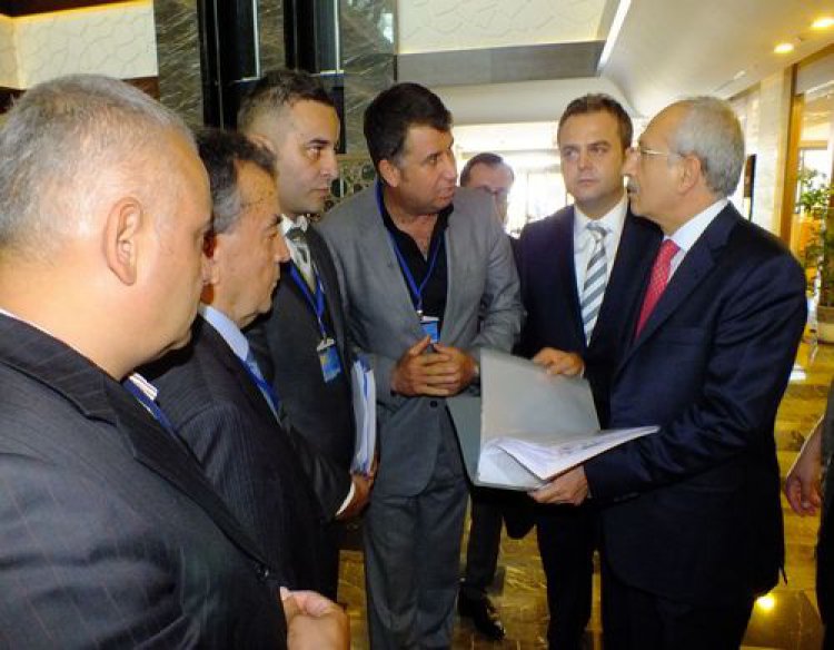 KEMER ESNAF PLATFORMU CHP GENEL BAŞKANI KILIÇDAROĞLU'NA DOSYA SUNDU