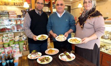 TATLI BİR MOLA 'KEMER ÇINARLI PASTANESİ'