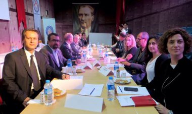 ALANYA TURİZMİ AKDENİZ ÜNİVERSİTESİ ALANYA İŞLETME FAKÜLTESİNDE MASAYA YATIRILDI