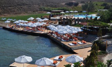 BOZCAADANIN SAKİN, ŞIK VE ÖZEL KOYA SAHİP TEK OTELİ 'PELAGOS'