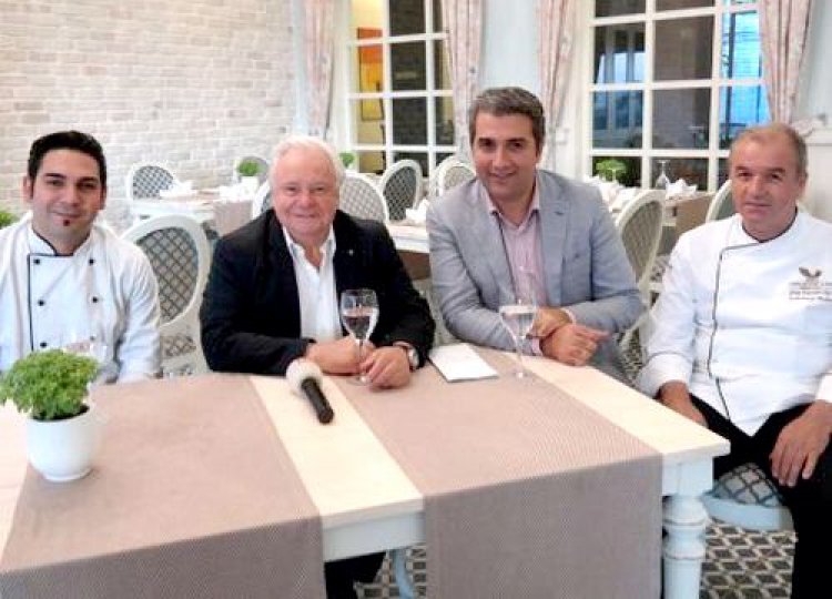 ASKA LARA'YA GELEN MİCHELİN YILDIZLI YÜZYILIN AŞÇISINA ATAV'DAN KİTAP