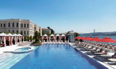 FOUR SEASONS HOTEL BOSPHORUS'A YILIN OTELİ ÖDÜLÜ