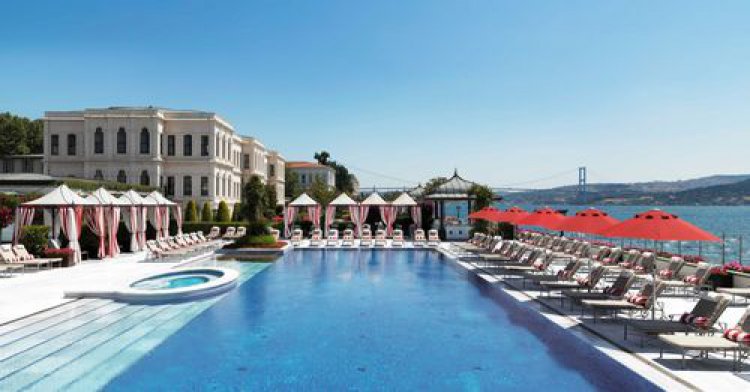 FOUR SEASONS HOTEL BOSPHORUS'A YILIN OTELİ ÖDÜLÜ