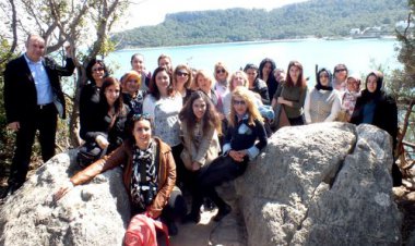 KADIN BASIN MENSUPLARI YÖRÜK PARKINDA KAHVALTIDA BİR ARAYA GELDİ