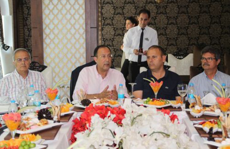 ALANYA'DA TURİZMCİLER ÇARE ARIYOR