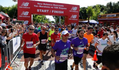BOZCAADA MARATON İLE SEZONA MERHABA DEDİ