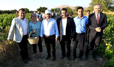 BÜLENT TURAN'DAN BOZCAADA'YA ZİYARET!