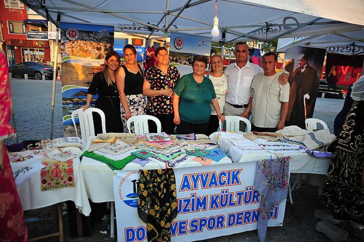 AYVACIK YÖRESEL ÜRÜNLERİNİ TANITTTI