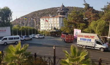 KUŞADASI'NDA 5 YILDIZLI OTELE İCRA ŞOKU