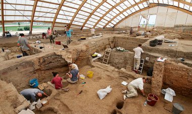 BİR KAZI HİKÂYESİ: ÇATALHÖYÜK” SERGİSİ LONDRA’YA TAŞINDI..