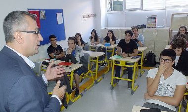 ANTALYA’DA 'AKRAN ARABULUCU VE UZLAŞTIRICI LİDER ÖĞRENCİ' PROJESİ