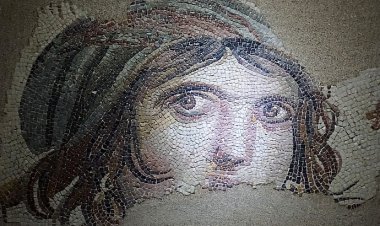 ÇİNGENE KIZI EVİNE DÖNÜYOR