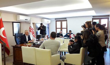 ÇANAKKALELİ TURİZMCİLER UÇAK SEFERLERİNİN TEKRAR BAŞLAMASINI İSTİYOR!