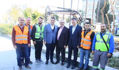 ANTALYA'DA YILBAŞINDA KENTİN AYDINLATILMASI