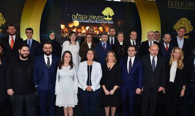 TÜRKİYE’YE DEĞER KATAN MARKALAR ÖDÜLLENDİRİLDİ