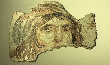 ÇİNGENE KIZINI 3 AYDA 35 BİN KİŞİ ZİYARET ETTİ