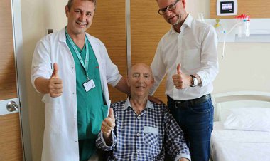 ALMAN SİYASETÇİ KENDİSİNİ TÜRK DOKTORLARA EMANET ETTİ