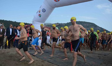 DALYAN'DA SPORCULAR CARETTALARLA YÜZDÜ