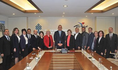 BAKAN ERSOY'A EGE HİKAYESİNİ ANLATTILAR