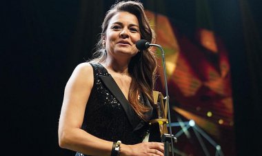 ATAV BAŞKANI YELİZ GÜL EGE'YE BAŞARI ÖDÜLÜ