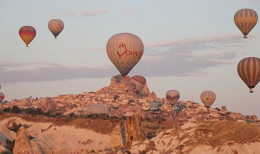 KAPADOKYA BÖLGESİNİ NİSAN AYINDA 360 BİN 46 TURİST ZİYARET ETTİ