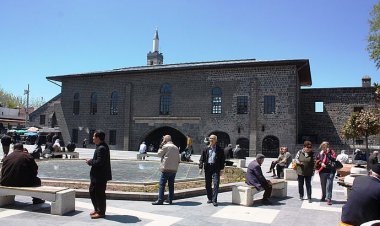 DİYARBAKIR'A TURİST AKINI