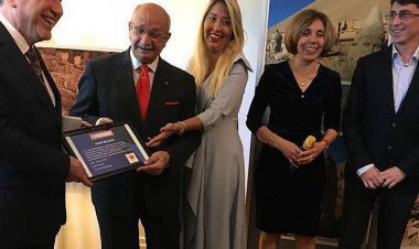 HALİL TUNCER, OSLO'DA TÜRKİYE'Yİ TANITTI