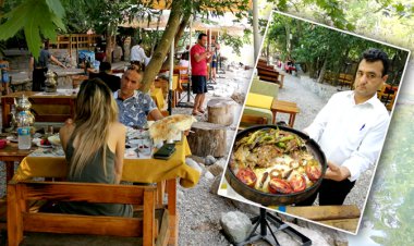 TURİSTLERİN BAYILDIĞI TAT: KİREMİTTE KUZU KOL TANDIR
