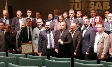 DÜZENLENEN TÖRENLE MAZBATALARINI ALDILAR