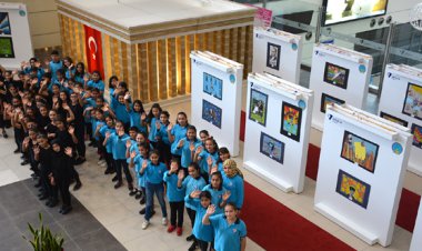 ANTALYA HAVALİMANI’NDA 'ATATÜRK VE ÇOCUK' SERGİSİ