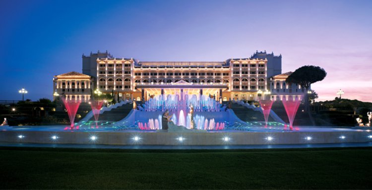 GENÇLERİN YOLU TITANIC HOTELS’DEN GEÇİYOR