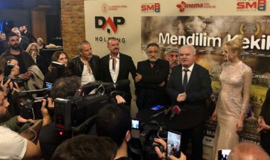 MENDİLİM KEKİK KOKUYOR AĞLATACAK