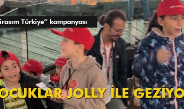 ÇOCUKLAR JOLLY İLE GEZİYOR