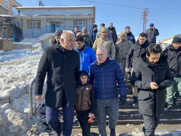 BAKAN OTELLERİNİ DEPREMZEDELERE AÇTI