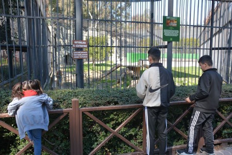 DEPREMZEDE VATANDAŞLARA MORAL ALANI OLDU