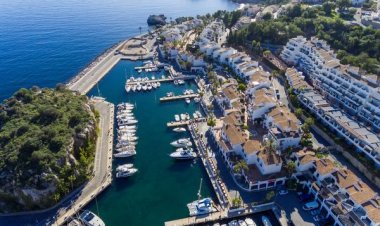 ÜÇ MARİNA İLE İSPANYA PAZARINA GİRİYOR